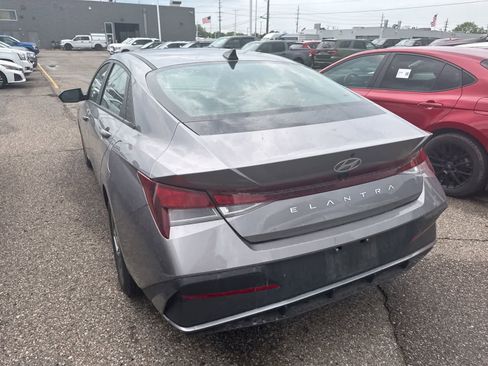 Used 2024 Hyundai Elantra SEL FWD image 27