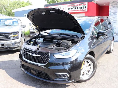 Used 2026 Chrysler Pacifica Select FWD image 59