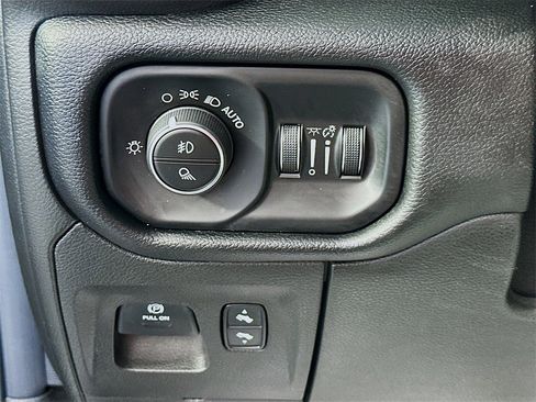 Used 2019 RAM 1500 Big Horn image 10