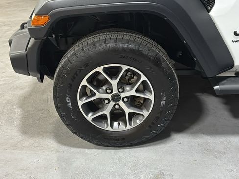 Used 2024 Jeep Wrangler Unlimited Sport AWD/4WD image 8