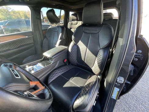 Certified 2022 Jeep Grand Cherokee Summit image 9