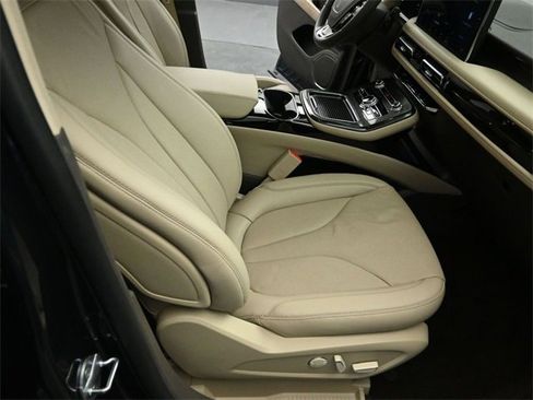 Certified 2023 Lincoln Nautilus Reserve image 28