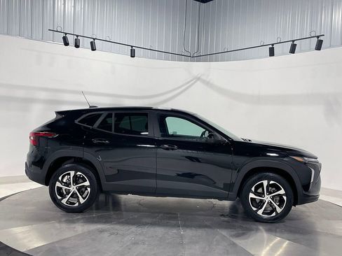 Used 2024 Chevrolet Trax RS w/ Driver Confidence Package FWD image 10