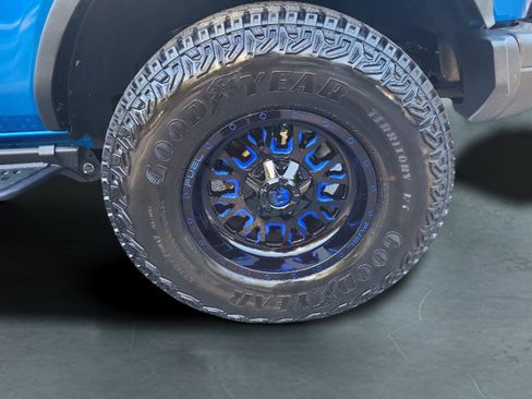 Used 2025 Ford Bronco Badlands AWD/4WD image 9