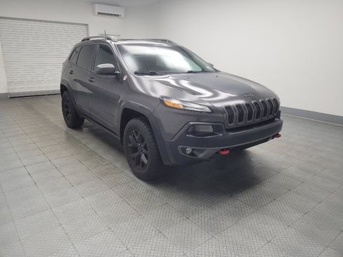 Used 2018 Jeep Cherokee Trailhawk w/ Quick Order Package 27L AWD/4WD image 11