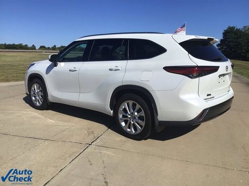 Used 2022 Toyota Highlander Limited image 6