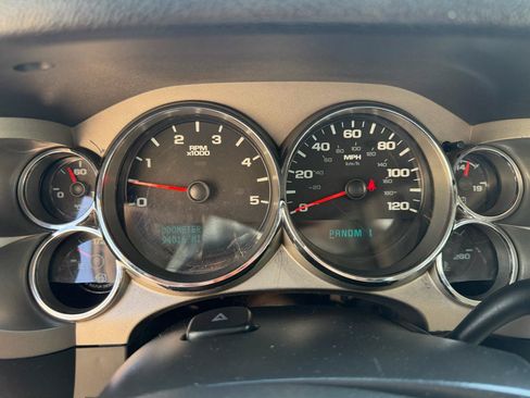 Used 2014 Chevrolet Silverado 2500 LT w/ Interior Plus Package AWD/4WD image 14