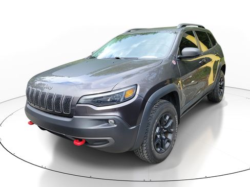 Used 2021 Jeep Cherokee Trailhawk w/ Trailer Tow Group AWD/4WD image 2