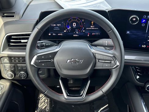 Used 2025 Chevrolet Suburban RST image 10