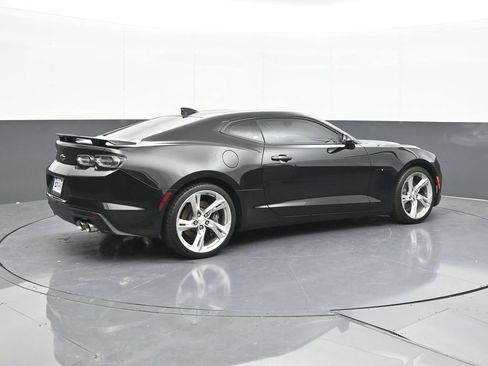 Used 2019 Chevrolet Camaro SS RWD image 9