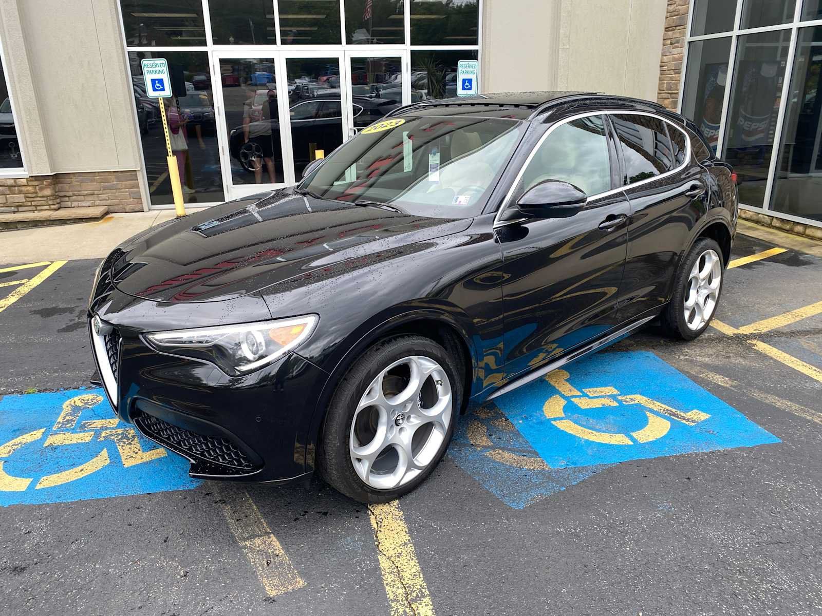 Used 2023 Alfa Romeo Stelvio Ti Lusso w/ Quick Order Package 22X Lusso AWD/4WD image 2