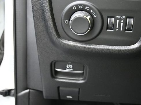 Used 2025 Jeep Grand Cherokee Altitude AWD/4WD image 14