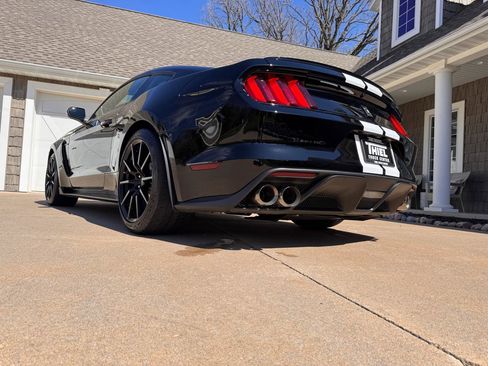 Used 2016 Ford Mustang Shelby GT350 w/ Track Package image 35