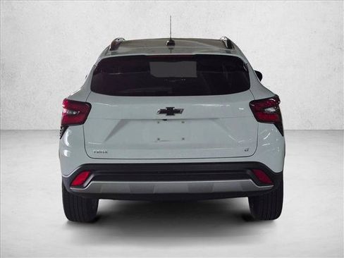 Used 2024 Chevrolet Trax LT w/ Driver Confidence Package FWD image 6