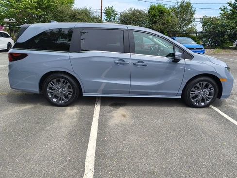 New 2026 Honda Odyssey Touring image 8