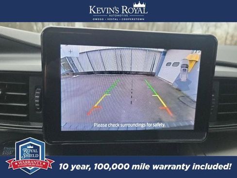 Used 2022 Ford Explorer XLT AWD/4WD image 6