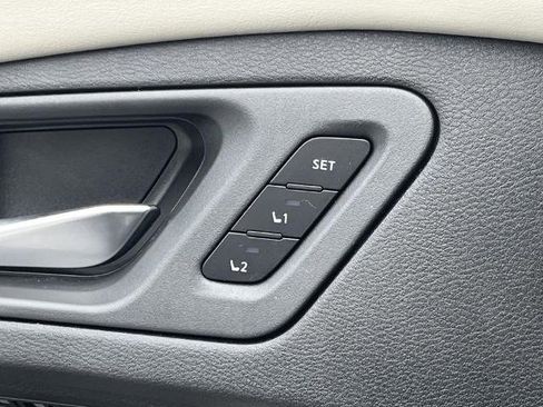 Certified 2023 Nissan Ariya AWD image 15