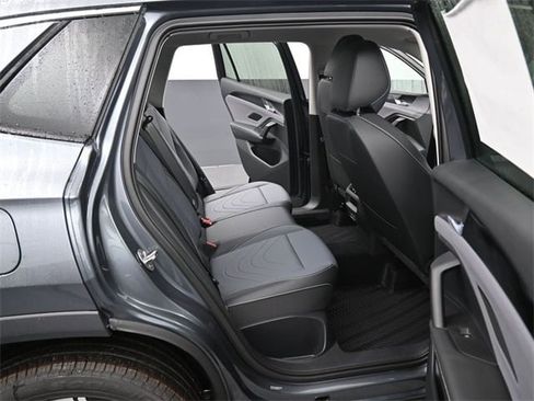 New 2026 Volkswagen Tiguan SE image 13