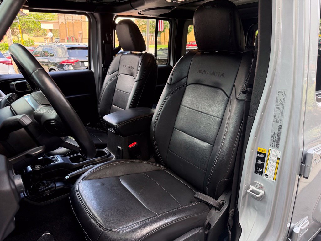 Used 2023 Jeep Wrangler Unlimited Sahara w/ Cold Weather Group AWD/4WD image 26