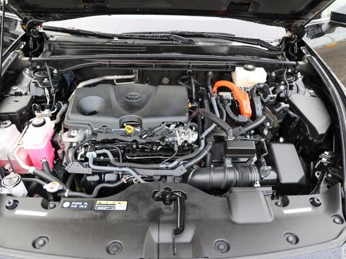 Used 2023 Toyota Crown AWD/4WD image 16