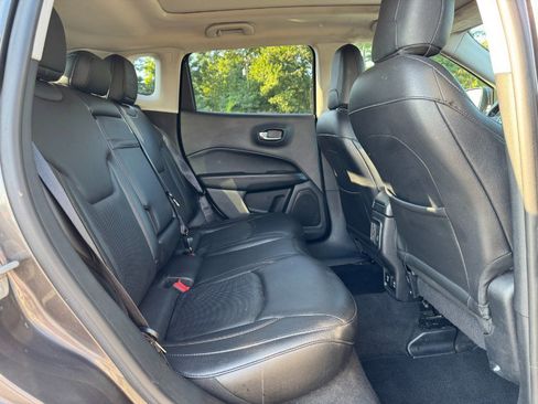 Used 2018 Jeep Compass Limited image 18