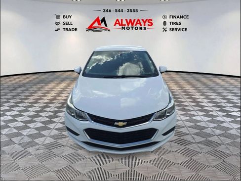 Used 2017 Chevrolet Cruze LS FWD image 3