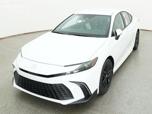 New 2026 Toyota Camry SE image 3
