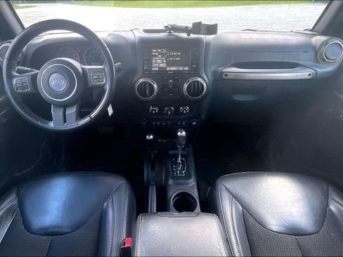 Used 2017 Jeep Wrangler Unlimited Sahara AWD/4WD image 13