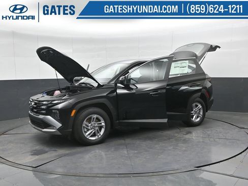 Used 2025 Hyundai Tucson SE image 52