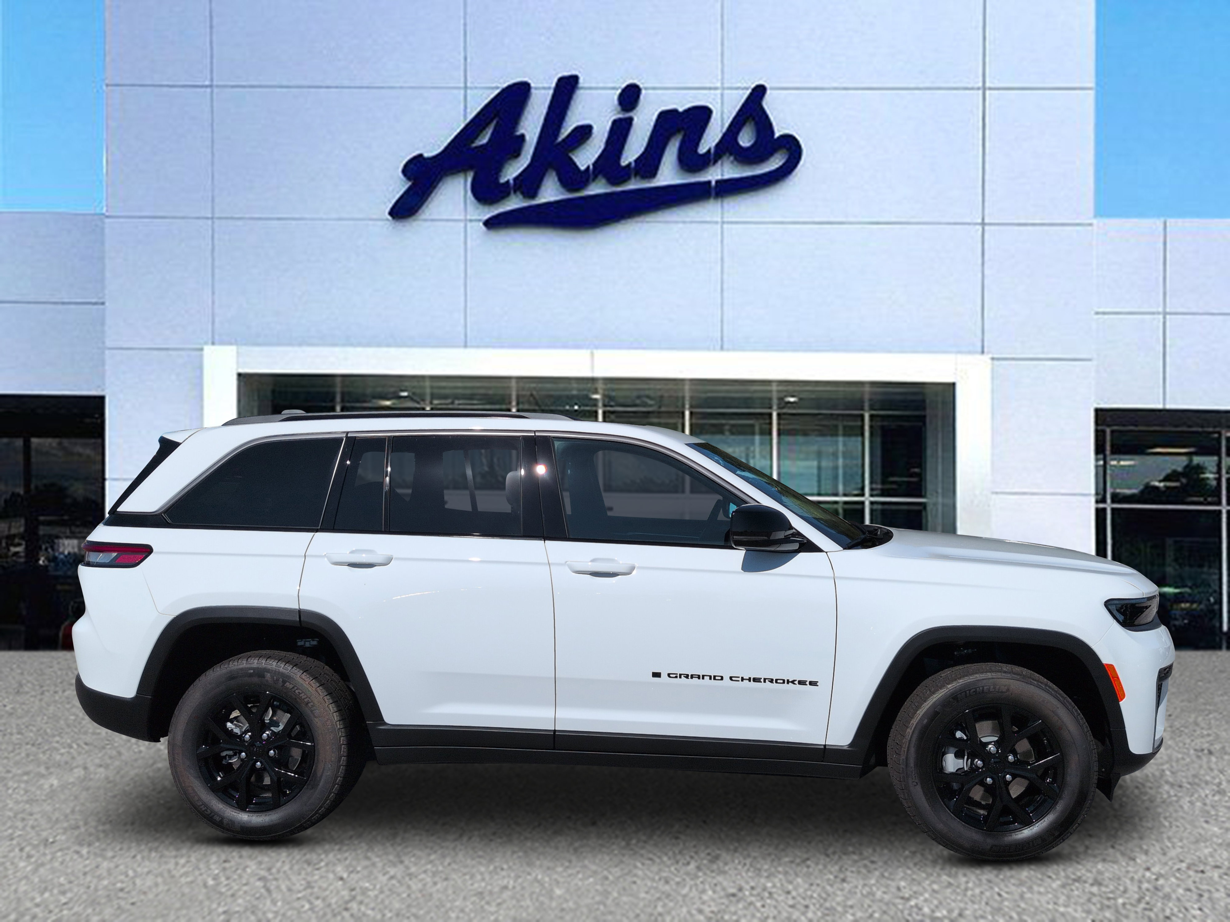 New 2026 Jeep Grand Cherokee Altitude AWD/4WD image 1