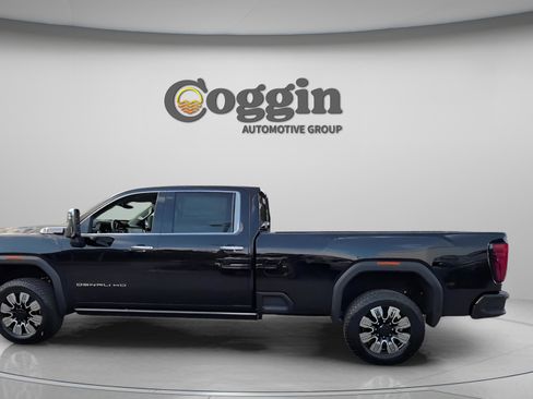 New 2026 GMC Sierra 3500 Denali w/ Denali Reserve Package image 4