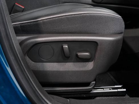 Used 2023 Buick Envision Essence image 38