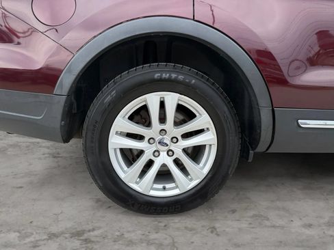 Used 2018 Ford Explorer XLT w/ Equipment Group 202A AWD/4WD image 46