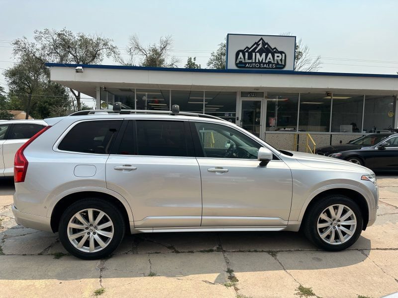 Used 2018 Volvo XC90 T6 Momentum w/ Convenience Package AWD/4WD image 8