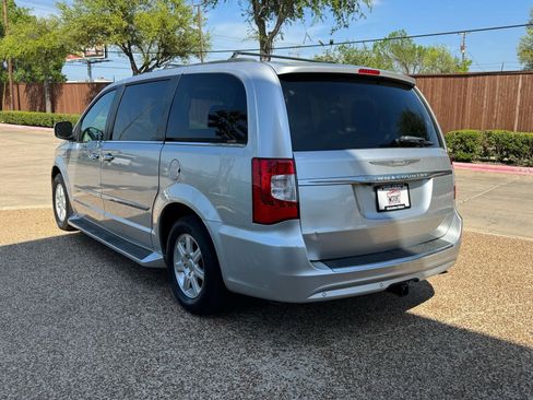 Used 2012 Chrysler Town & Country Touring w/ Entertainment Group #1 image 10