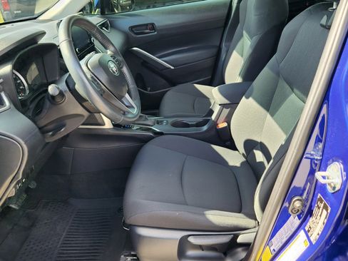 Certified 2022 Toyota Corolla Cross LE image 4