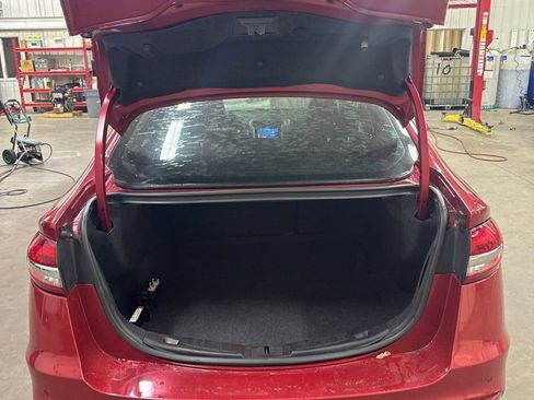 Used 2020 Ford Fusion SE image 27