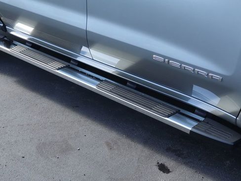 Certified 2023 GMC Sierra 1500 SLT image 10