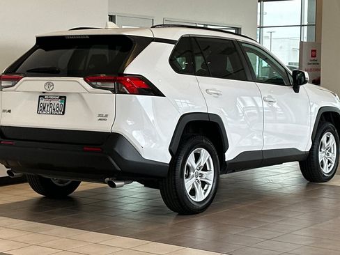 Certified 2021 Toyota RAV4 XLE AWD/4WD image 4