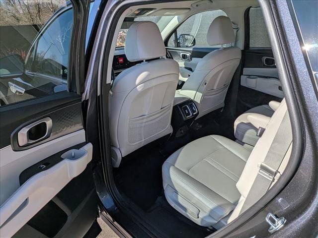 Used 2025 Kia Sorento EX FWD image 23