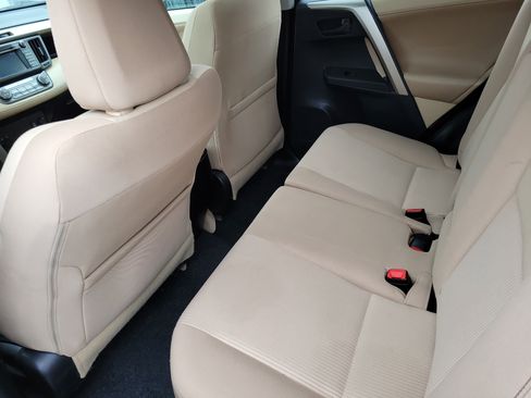 Used 2013 Toyota RAV4 XLE image 12