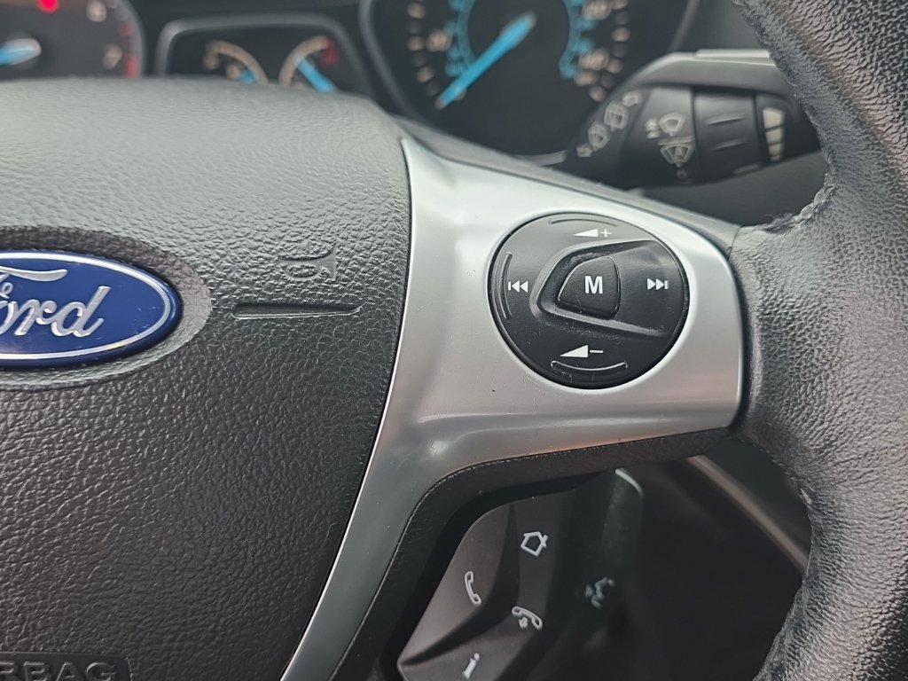 Used 2014 Ford Escape Titanium w/ Equipment Group 401A AWD/4WD image 18