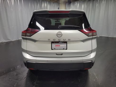 Used 2024 Nissan Rogue S FWD image 7