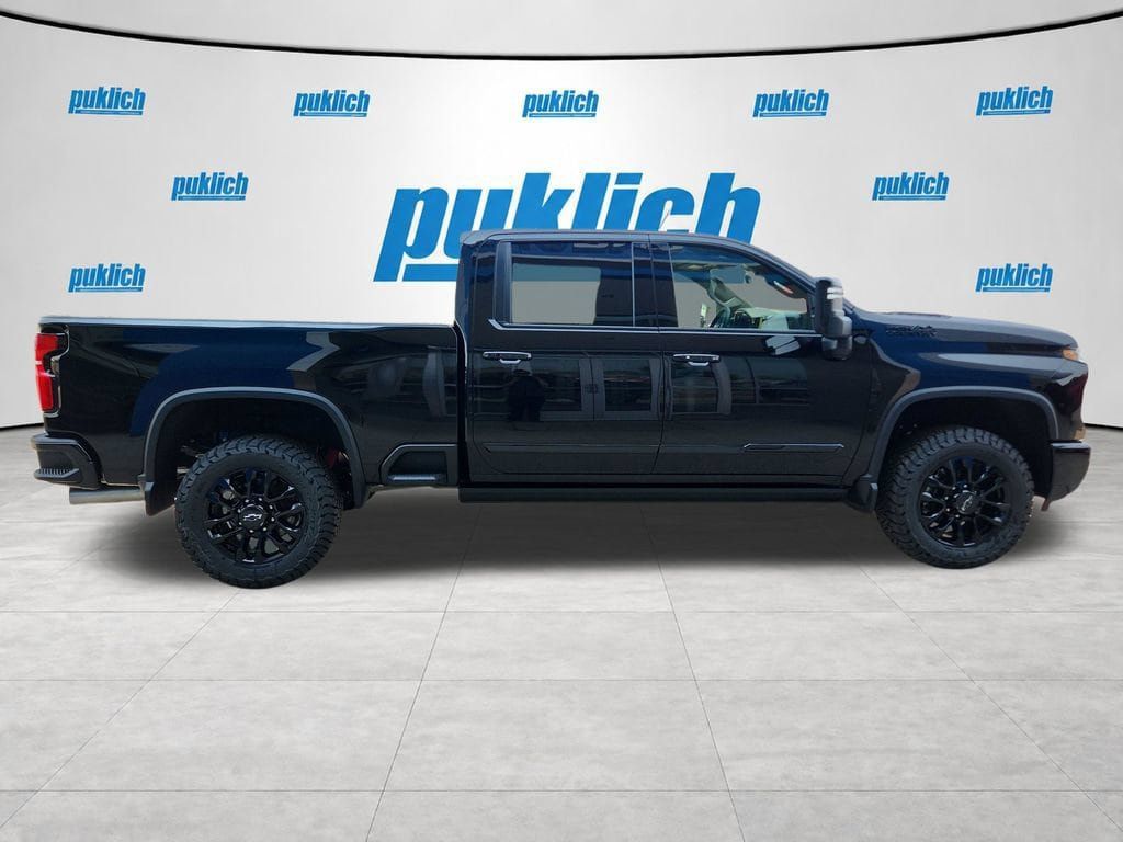 New 2026 Chevrolet Silverado 2500 High Country w/ High Country Premium Package AWD/4WD image 8