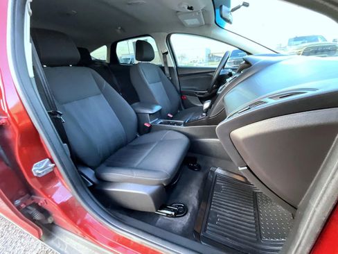 Used 2018 Ford Focus SE image 16