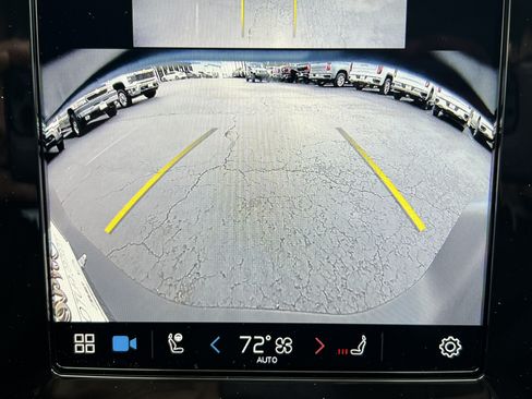 Used 2025 Volvo XC40 B5 Ultra w/ Protection Package Premier AWD/4WD image 12