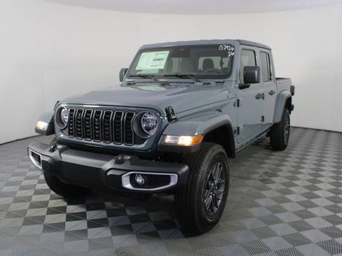New 2026 Jeep Gladiator Sport image 19