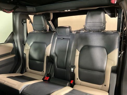 Used 2023 Ford Bronco Wildtrak image 16