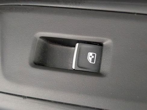 Used 2022 Volkswagen Atlas SE image 36