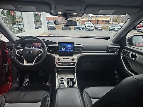 Used 2023 Ford Explorer XLT w/ Equipment Group 202A image 13